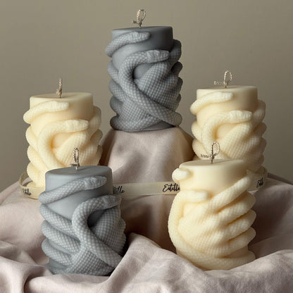 Schlangenhand-Säulenkerze: Kerze im Schlangendesign, Mystische Dekoration, Gotischer Wohnakzent
