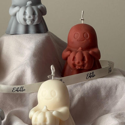 Halloween-Geist mit Kürbiskerze: Handgemachtes Herbstgeschenk aus Sojawachs
