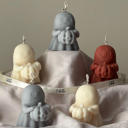Halloween-Geist mit Kürbiskerze: Handgemachtes Herbstgeschenk aus Sojawachs