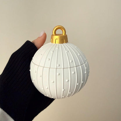 Winter-Ornament-Kugel-Kerze – Skulpturale Weihnachtsdekoration, handgemachte Sojawachs-Kerze