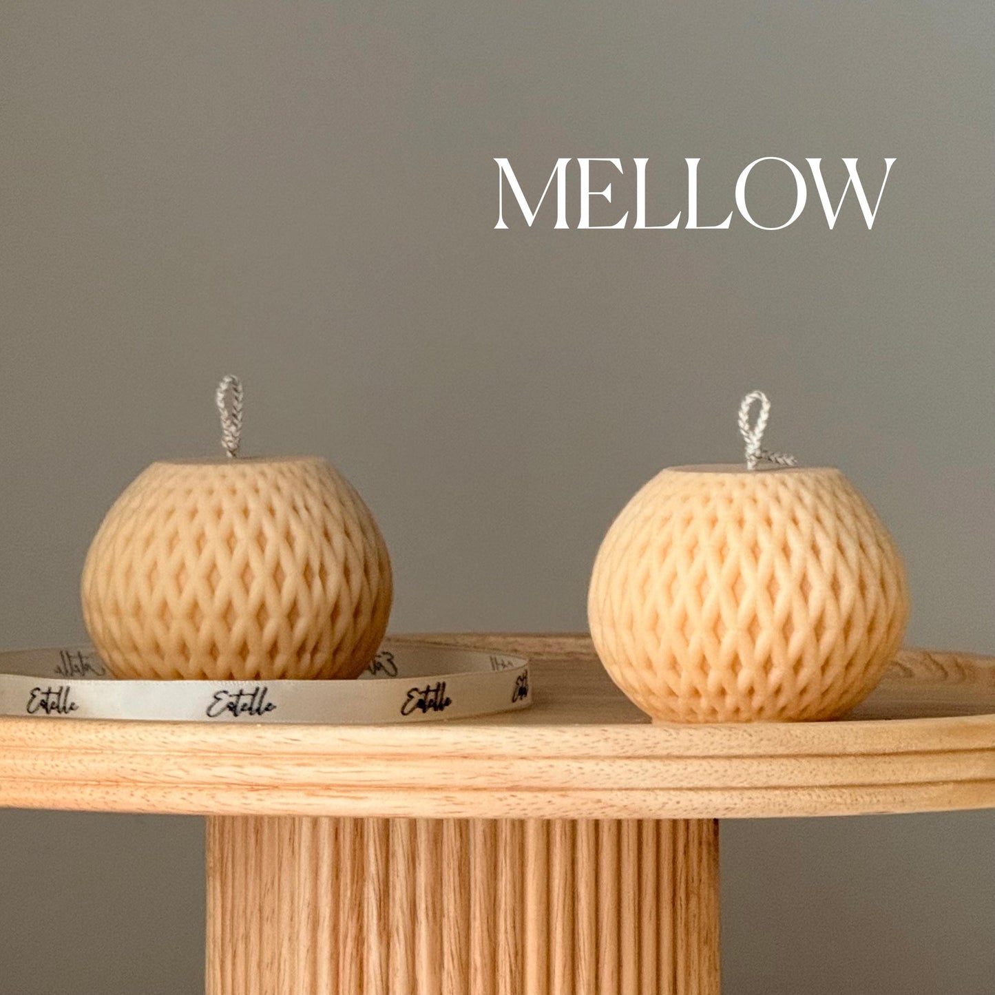 Woven Sphere Candle – Skulpturales Design mit Textur