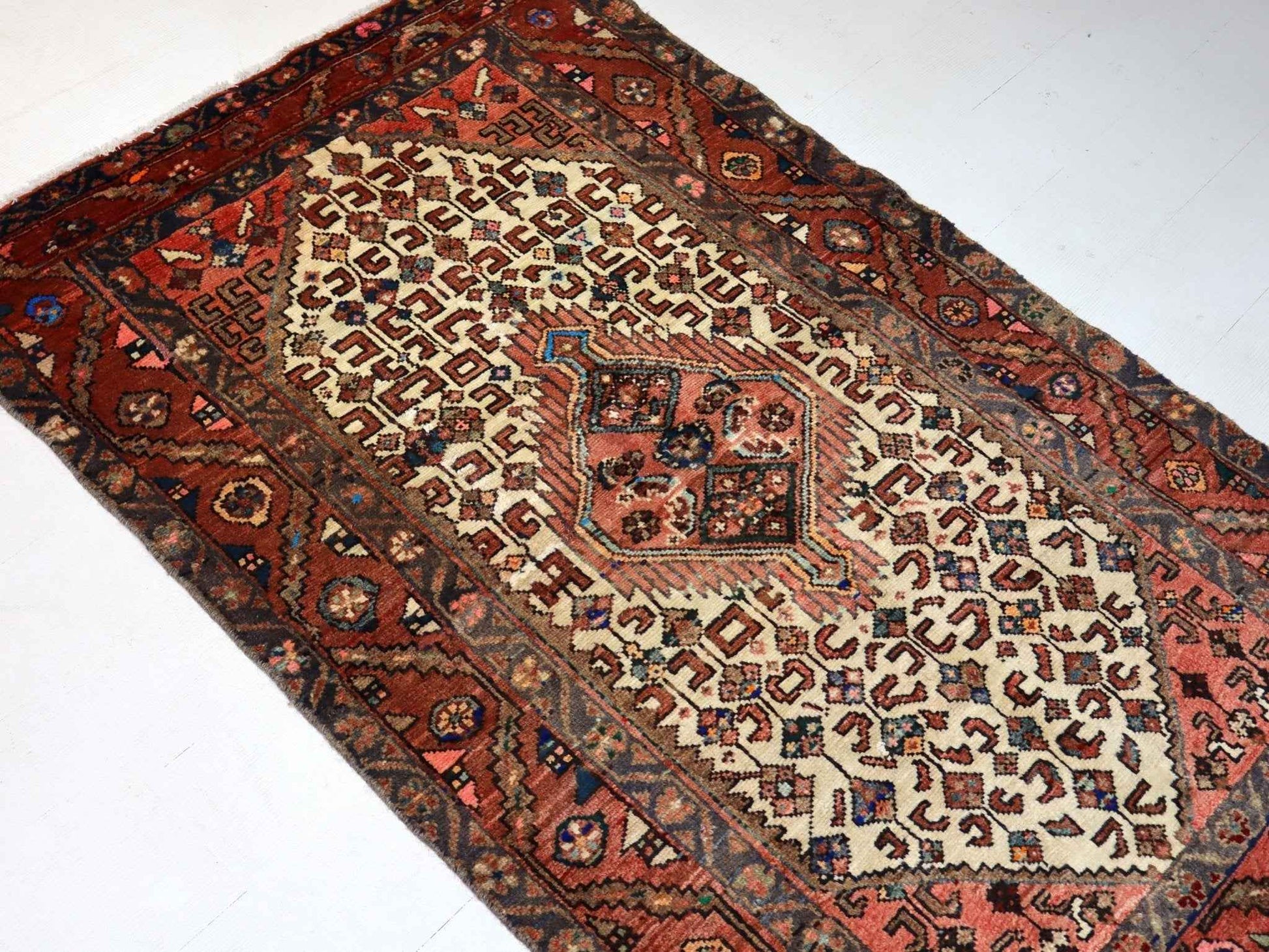 Persian Asadabad Rug | 3' 3” x 5' 5"