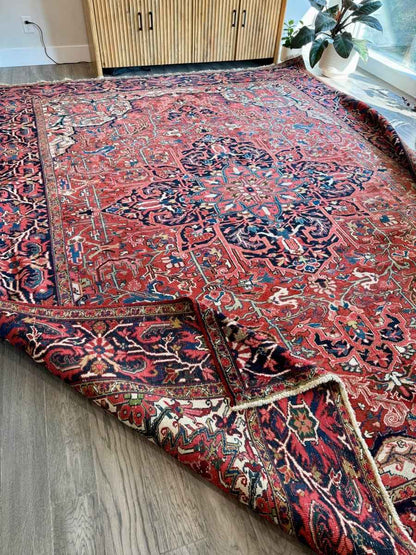 Persian Heriz Rug | 9' 8" x 13'