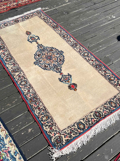 Persian Kashan Rug | 2' 4" x 4' 8"