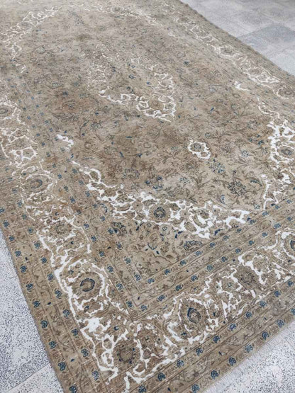 Persian Kashan Vintage Rug | 8' 1" x 13’