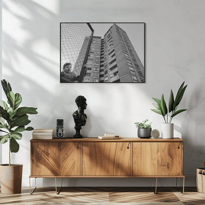 Wandbild Der Junge hinter dem Zaun