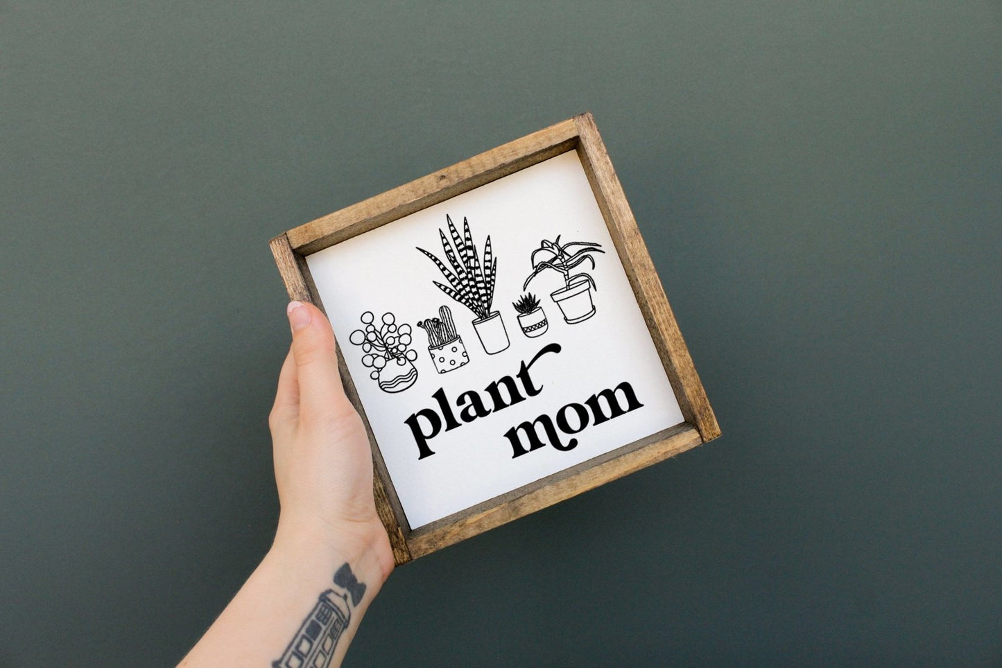 Plant Mom Wood Sign - AURABAGS SHOP
