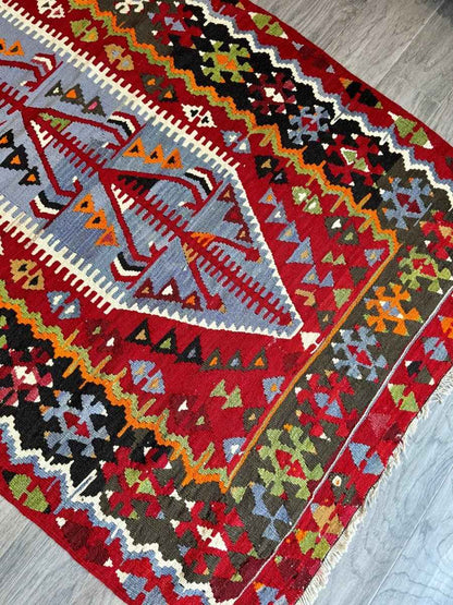 Turkish Uşak Eşme Kilim | 3' 3" x 6'