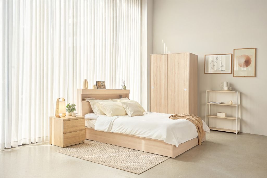 Wohn Schlafzimmer Möbel Set Wien: Stauraumbett, Schwebetürenschrank, USB-C Ladefunktion